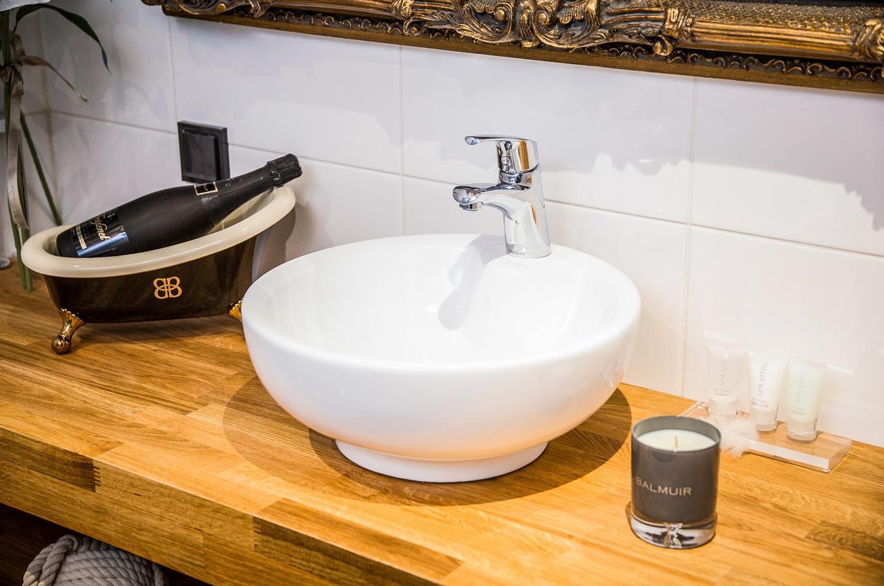 Boutique Hotel Mustaparta ตอร์นีโอ ภายนอก รูปภาพ