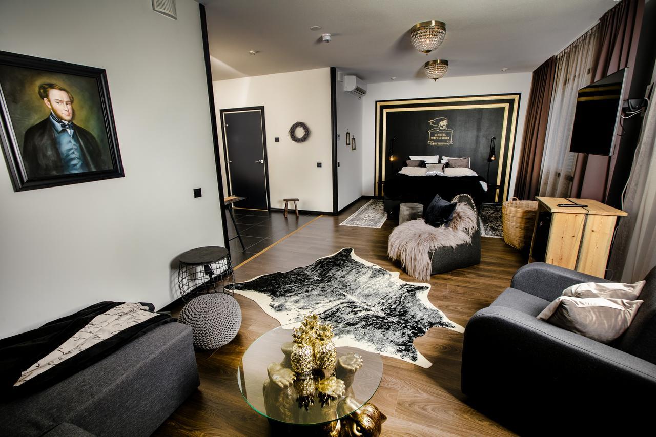 Boutique Hotel Mustaparta ตอร์นีโอ ภายนอก รูปภาพ